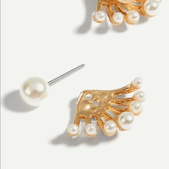 • Dorothy • Faux Pearl Swing Stud Earrings - Picture 3 of 4